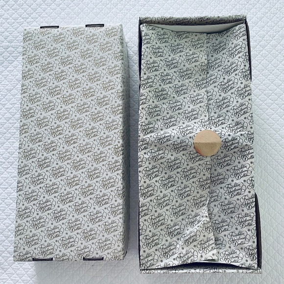 Franklin Heirloom First Holy Communion Collector Doll - Picture 4 of 6